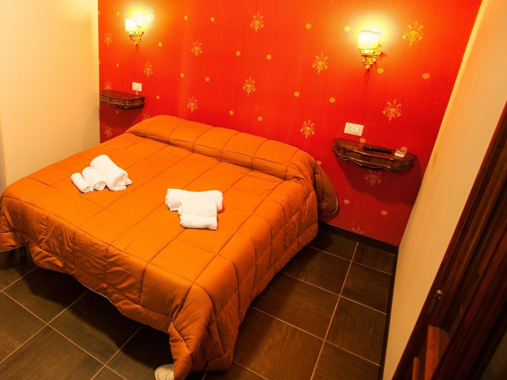 Domina Popolo 2* Roma